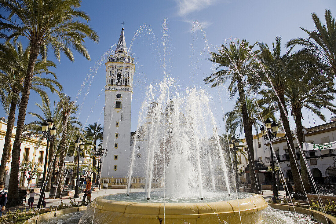 Plaza de España and church of San Juan Bautista, La Palma del Condado. Huelva province, Andalucia, Spain