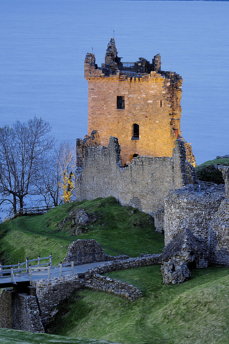 Urquhart Castle. Loch Ness.  Highlands, Scotland. U.K