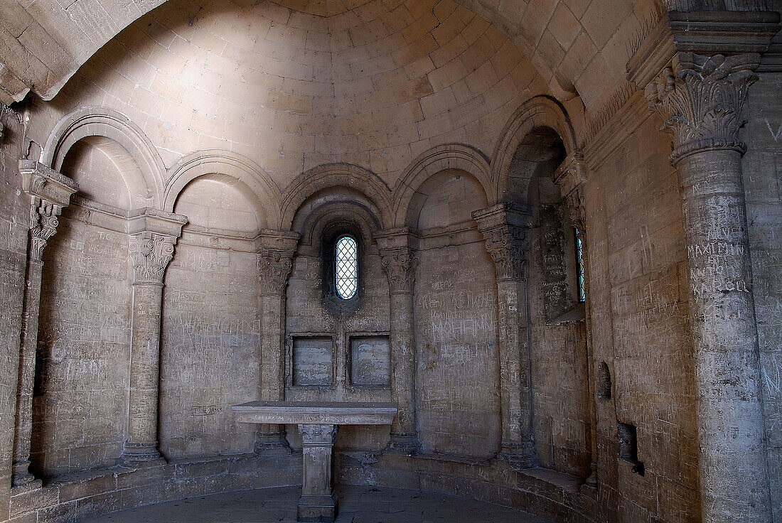 Chapel in Saint-Bénézet bridge (12th century), Avignon. Provence, France