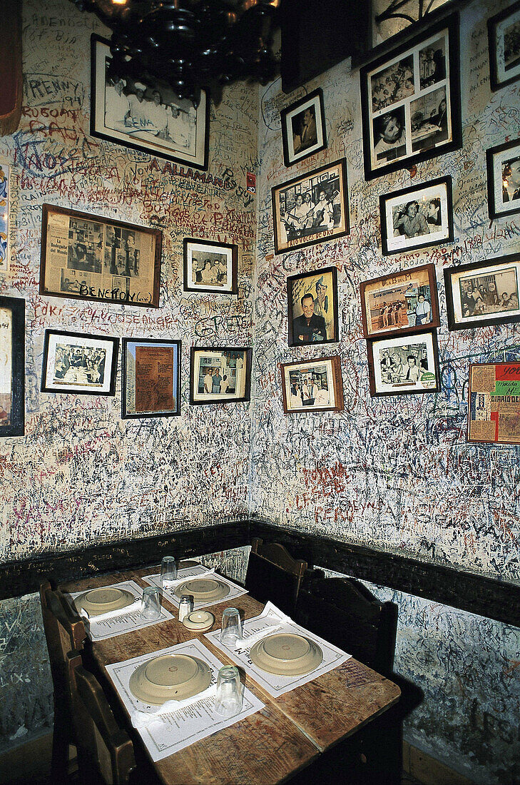 La Bodeguita del Medio', a bar in Old Havana (Habana Vieja) popularized by Ernest Hemingway. Havana, Cuba