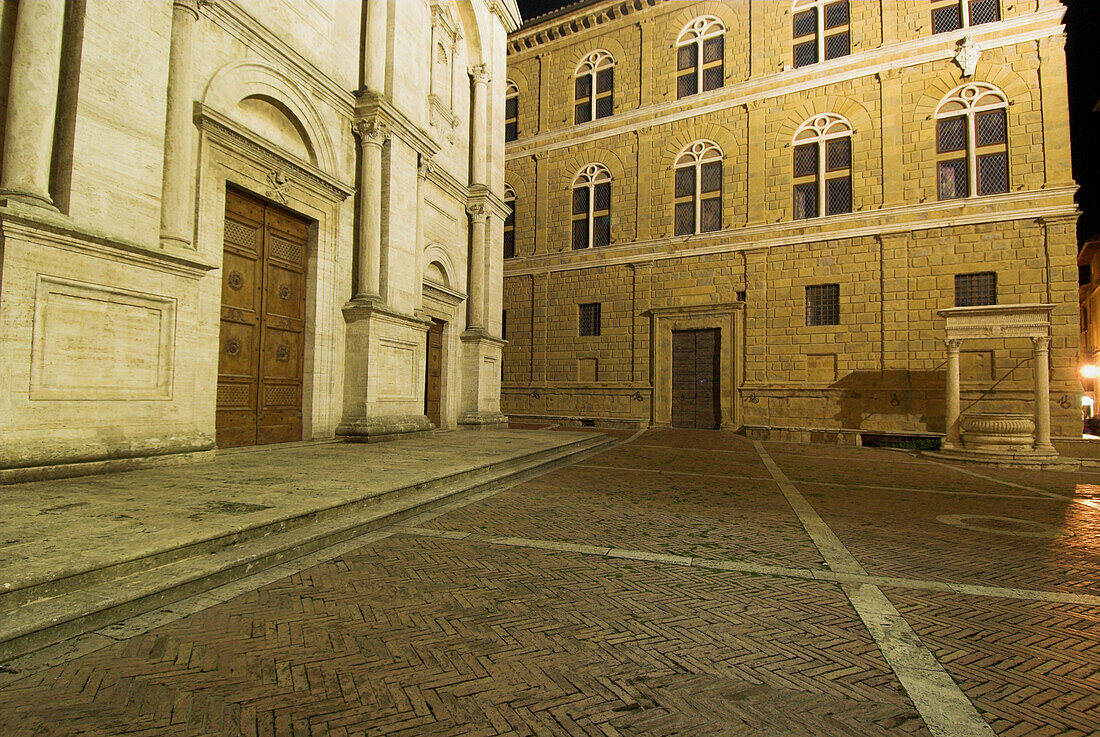 Pienza, Piazza Pio II, Renaissance front of the cathedral, Palazzo Piccolomini, pavement, Tuscany, Italy