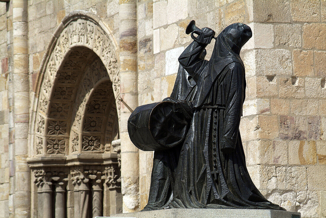 Merlú image (by Antonio Pedrero) and San Juan de Puerta Nueva. Zamora. Castilla-Leon, Spain.
