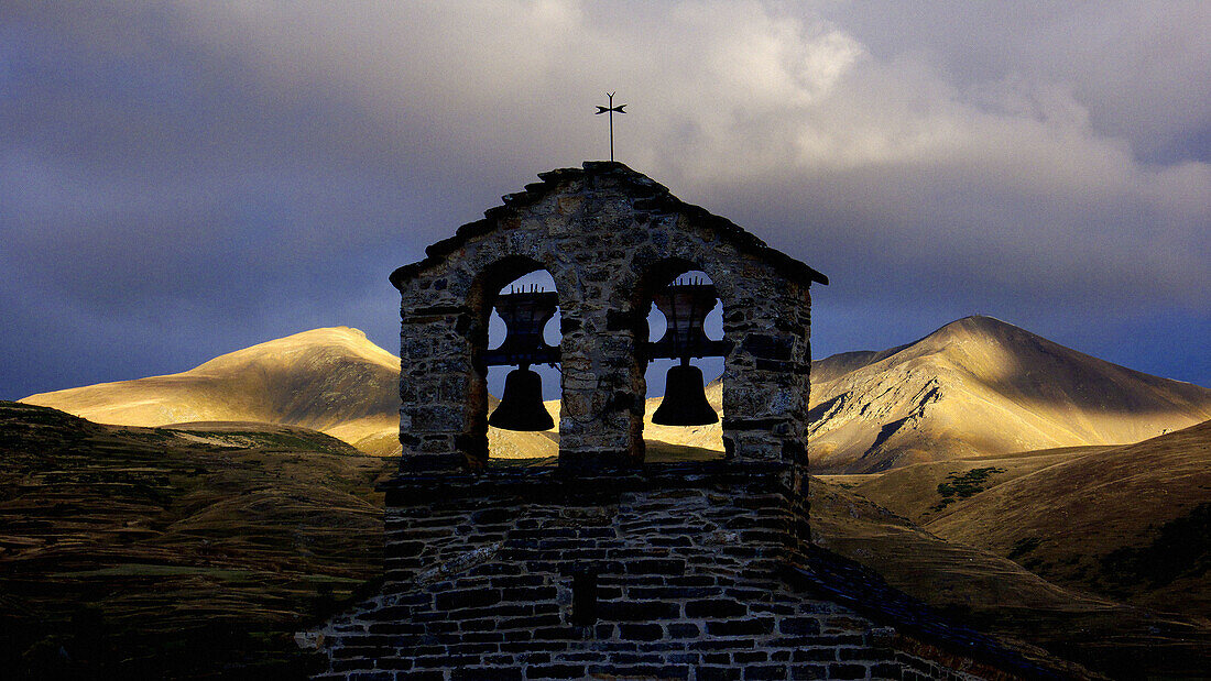 Sant Quirze chapel. Durro. Lleida. Spain.