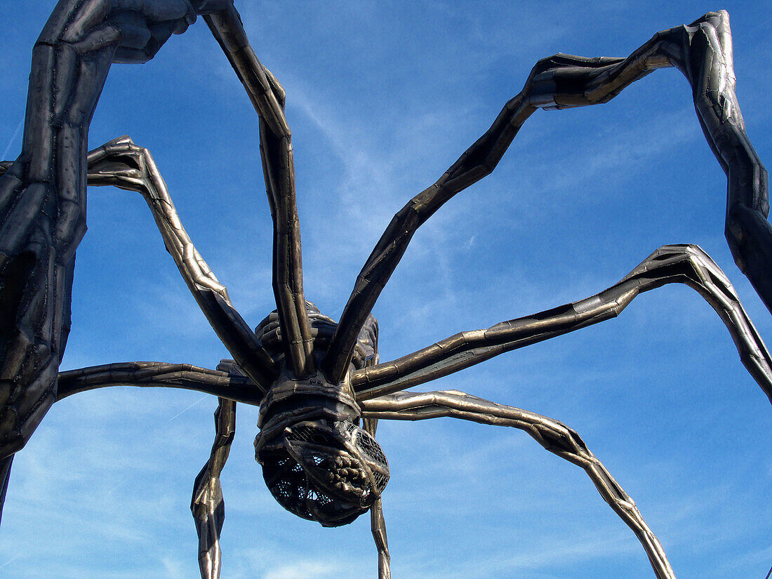 Maman'(1999) sculpture by Louise Bourgeois. Guggenheim Museum. Bilbao.