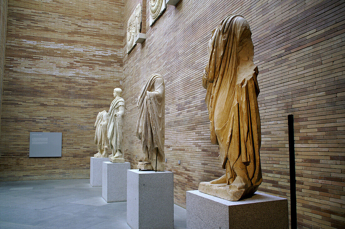 Statues at Museo Nacional de Arte Romano de Mérida (National Museum of Roman Art), Mérida. Badajoz province, Extremadura, Spain