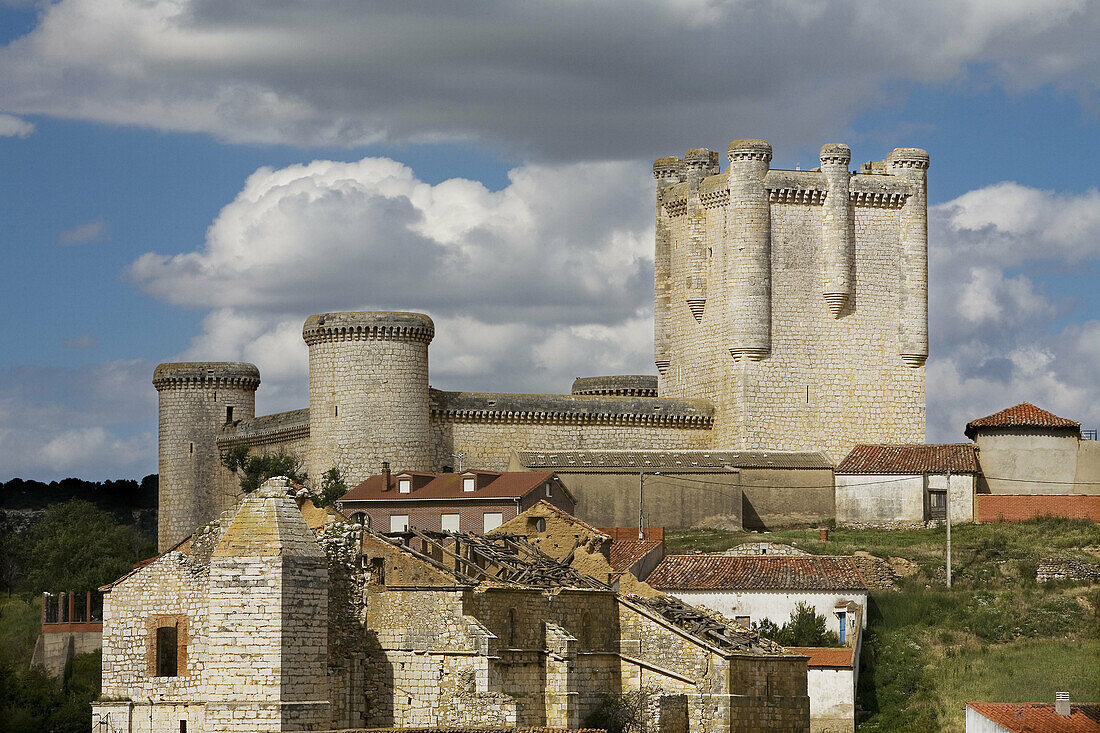 Castle. Torrelobatón. Valladolid province, Spain