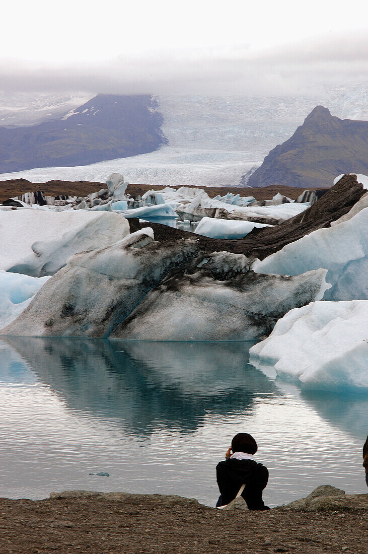 Jökulsárlón, glacier lagoon. Breioamerkurjokull glacier, a part of Vatnajokull glacier, the biggest in Europe. Skaftafell National Park. Iceland.