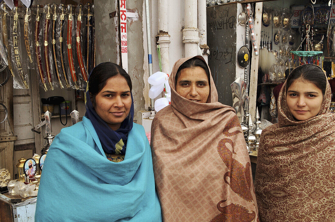 Sikh women on their way to the Golden temple in Amristar, India