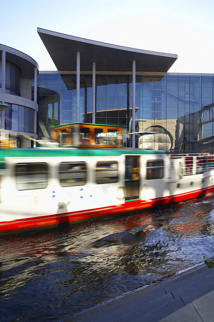 Paul-Löbe-Haus an der Spree, Berlin, Deutschland