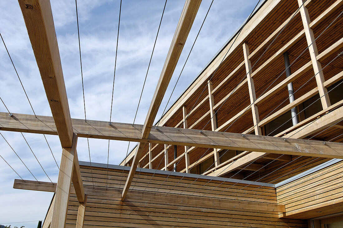 Fassade des Designhotel Pergola Residence im Sonnenlicht, Meran, Vinschgau, Südtirol, Italien, Europa