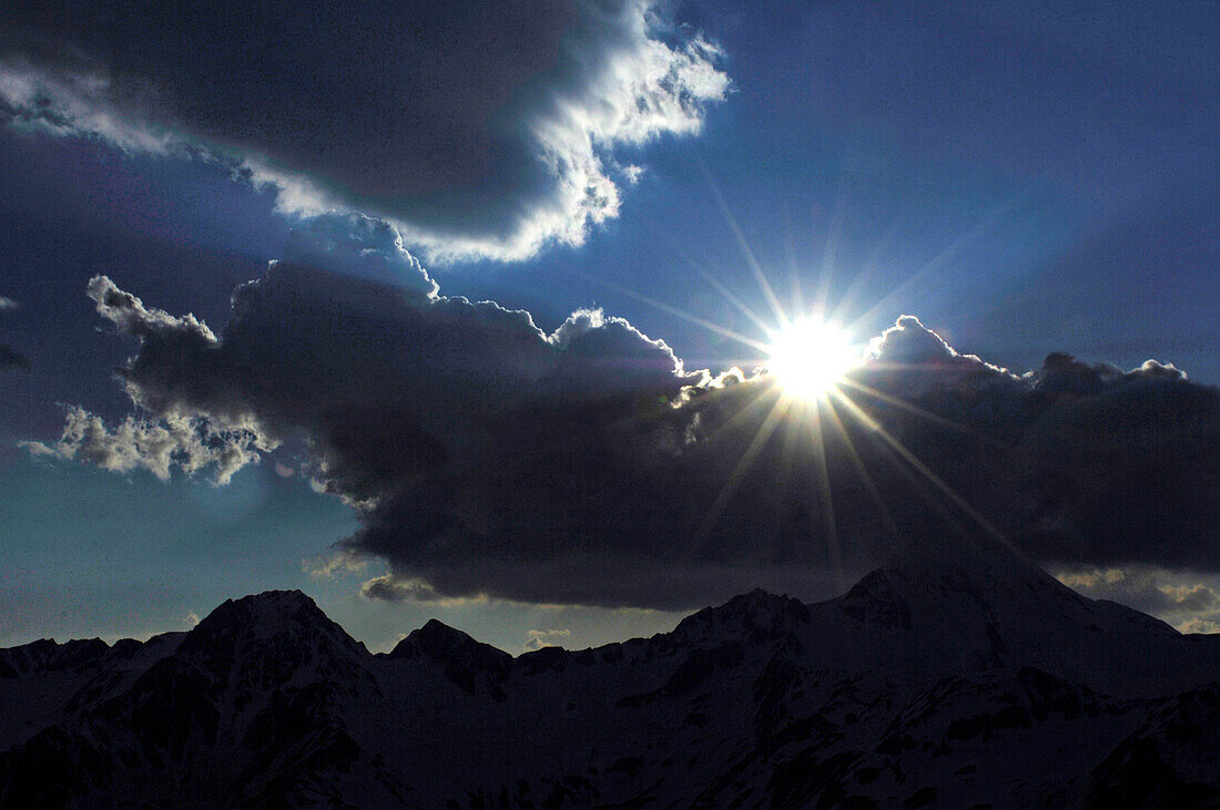 Bergkette bei Sonnenuntergang, Schnalstal, Vinschgau, Südtirol, Italien, Europa