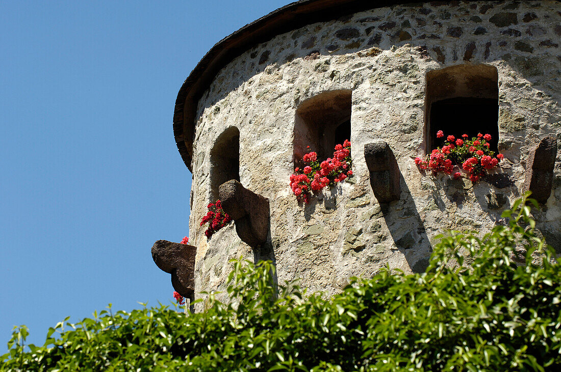 Turm von Schloss Prösels im Sonnenlicht, Völs am Schlern, Südtirol, Italien, Europa