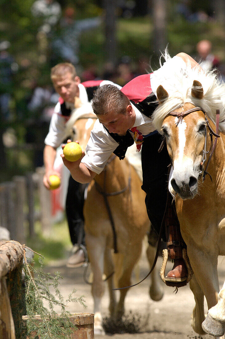 Turnierspiele, Oswald von Wolkenstein Ritt, Veranstaltung 2005, Völser Weiher, Völs am Schlern, Südtirol, Italien