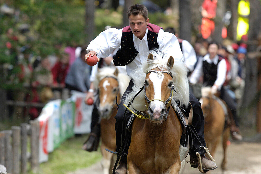 Turnierspiele, Oswald von Wolkenstein Ritt, Veranstaltung 2005, Völser Weiher, Völs am Schlern, Südtirol, Italien