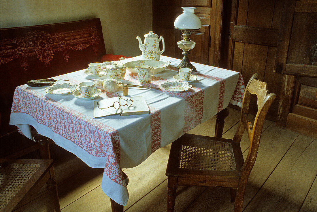 Set table, Rheinisches Freilichtmuseum Kommern (open-air museum for local history), Eifel, North Rhine Westphalia, Germany
