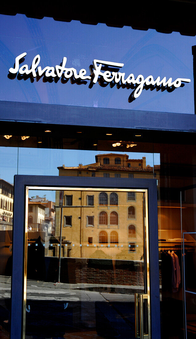 Eingang des Designer Shop Salvatore Ferragamo, Via dei Tornabuoni, Florenz, Toskana, Italien, Europa