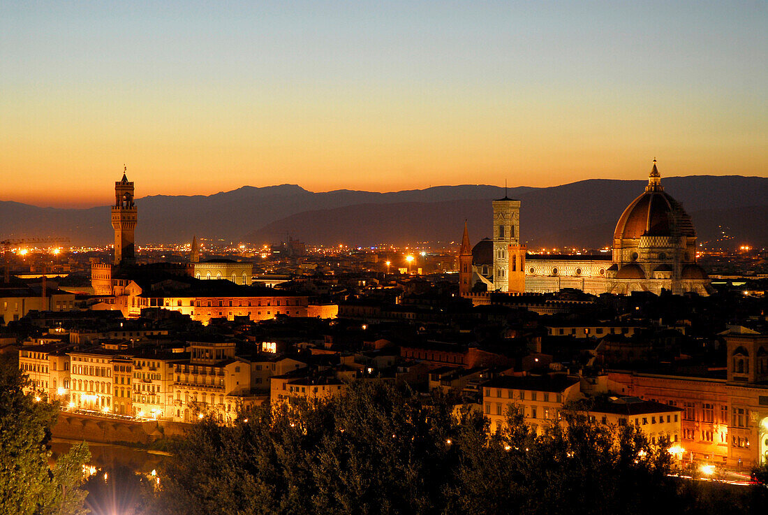 View over Florence with Duomo and Palazzo Vecchio at sunset, Florence, Tuscany, Italy, Europe