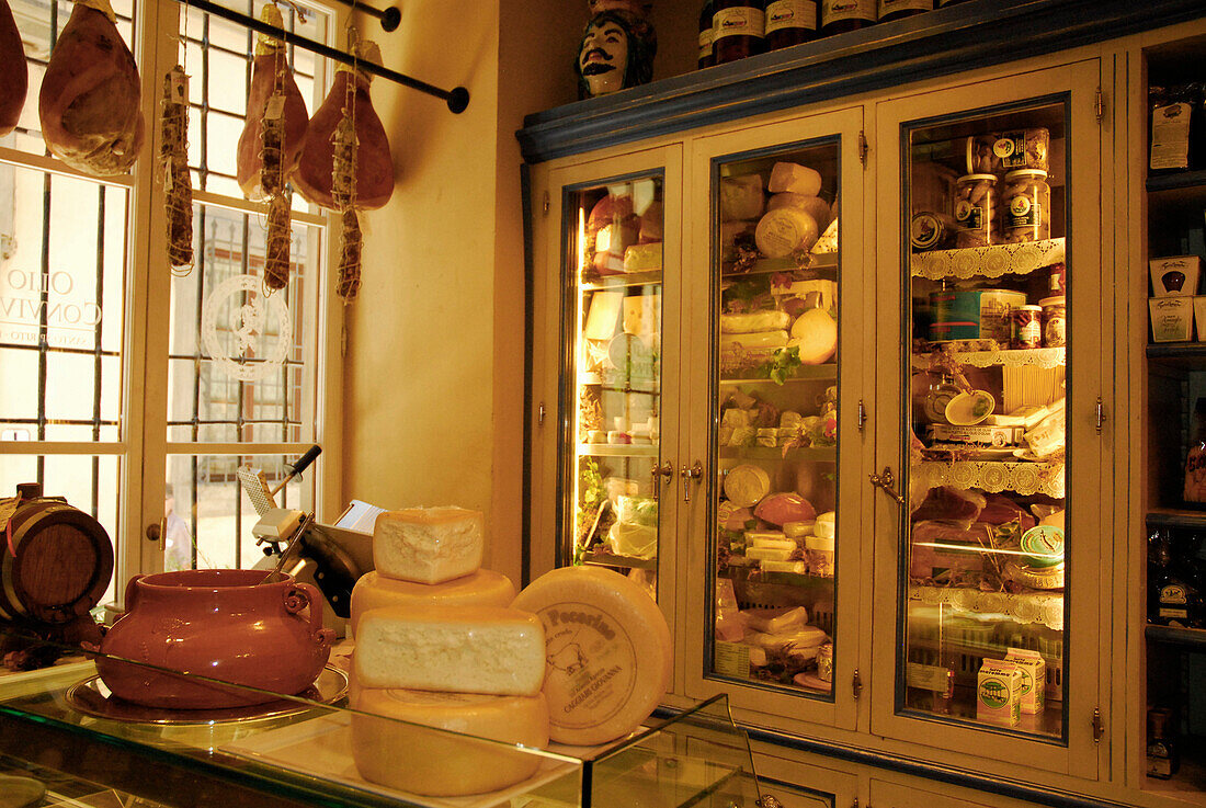 Interior view of the delikatessen Olio & Convivum, Via S. Spirito, Florence, Tuscany, Italy, Europe