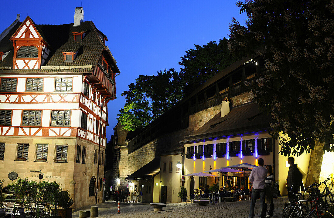 Albrecht-Dürer-Haus am Abend, Nürnberg, Mittelfranken, Bayern, Deutschland