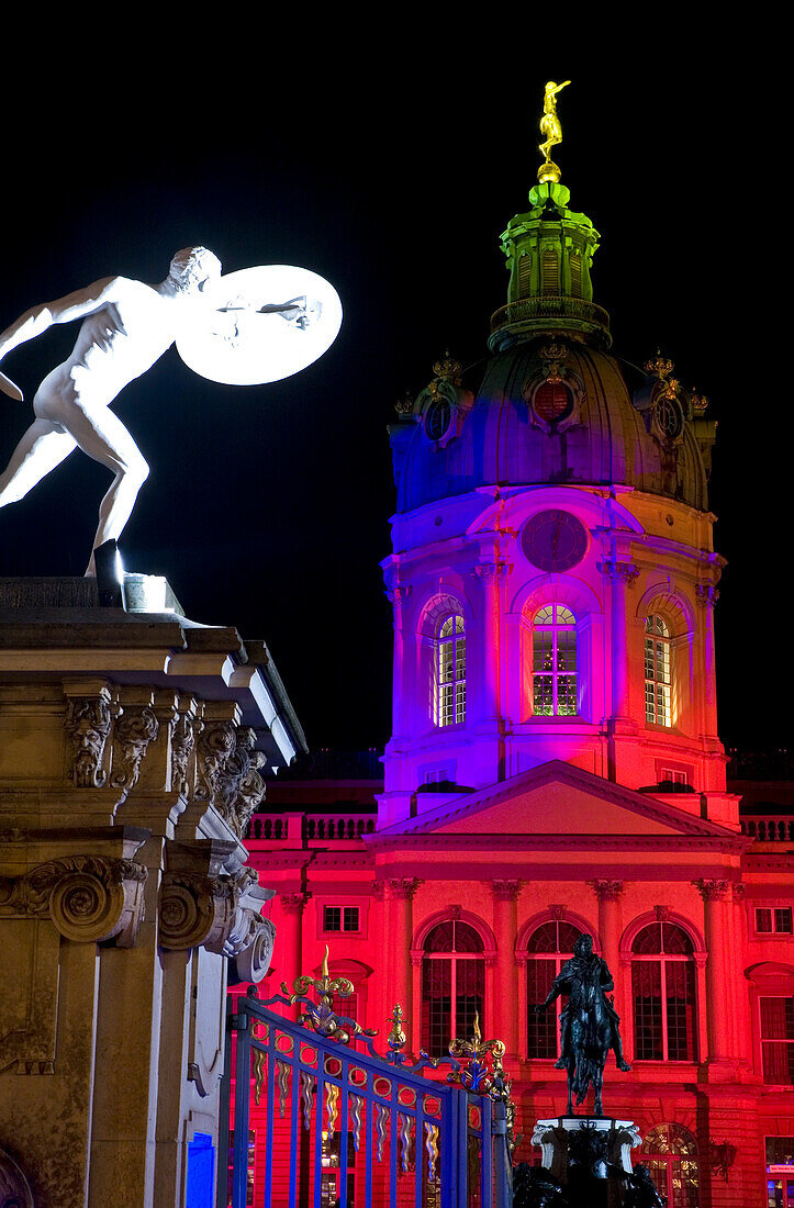 Schloss Charlottenburg mit Weihnachtsbeleuchtung, Berlin, Deutschland