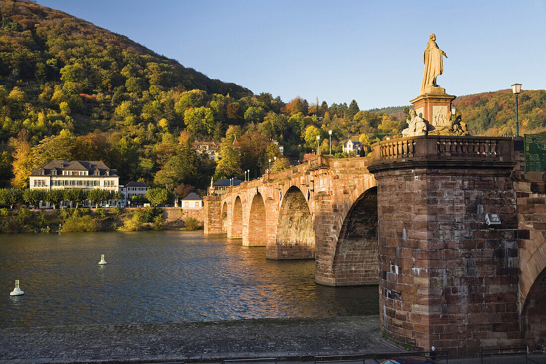 Karl-Theodor-Brücke über den Neckar, Heidelberg, Baden-Württemberg, Deutschland