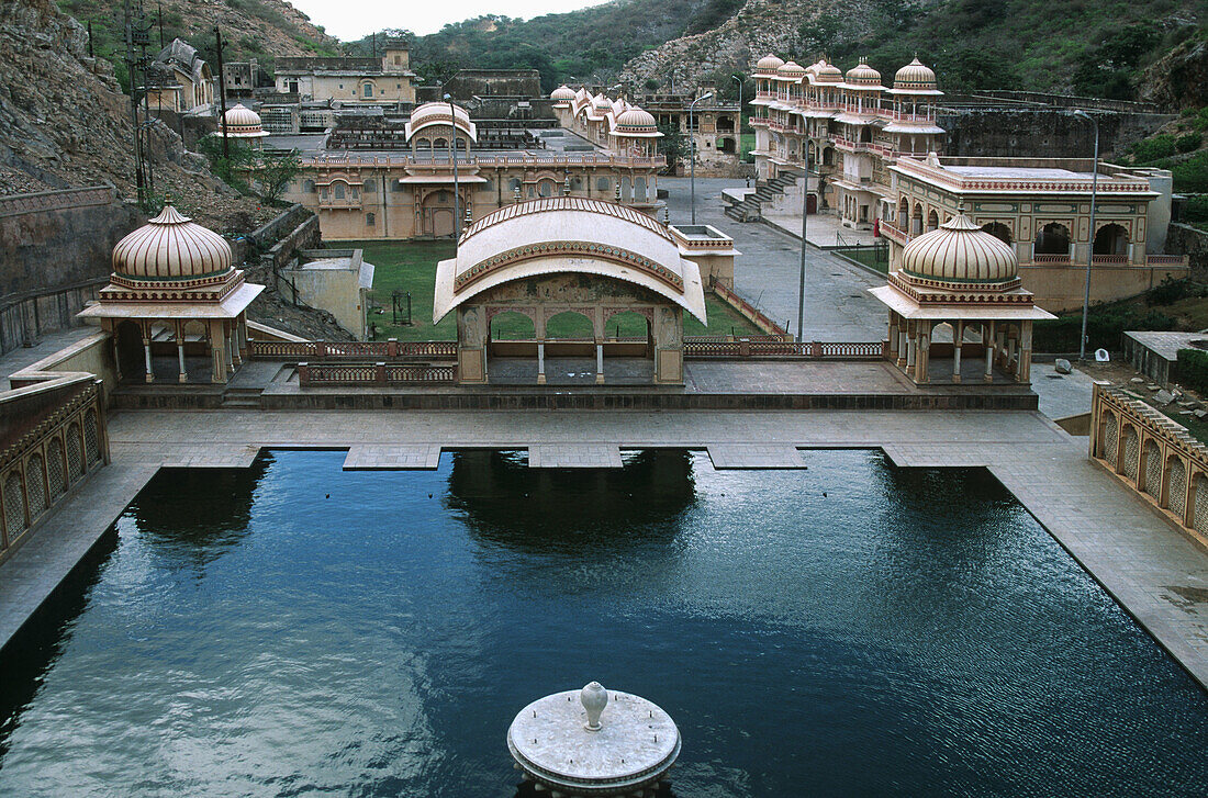 India, Rajasthan, Jaipur, Galta hindu Temple, Galta Valley