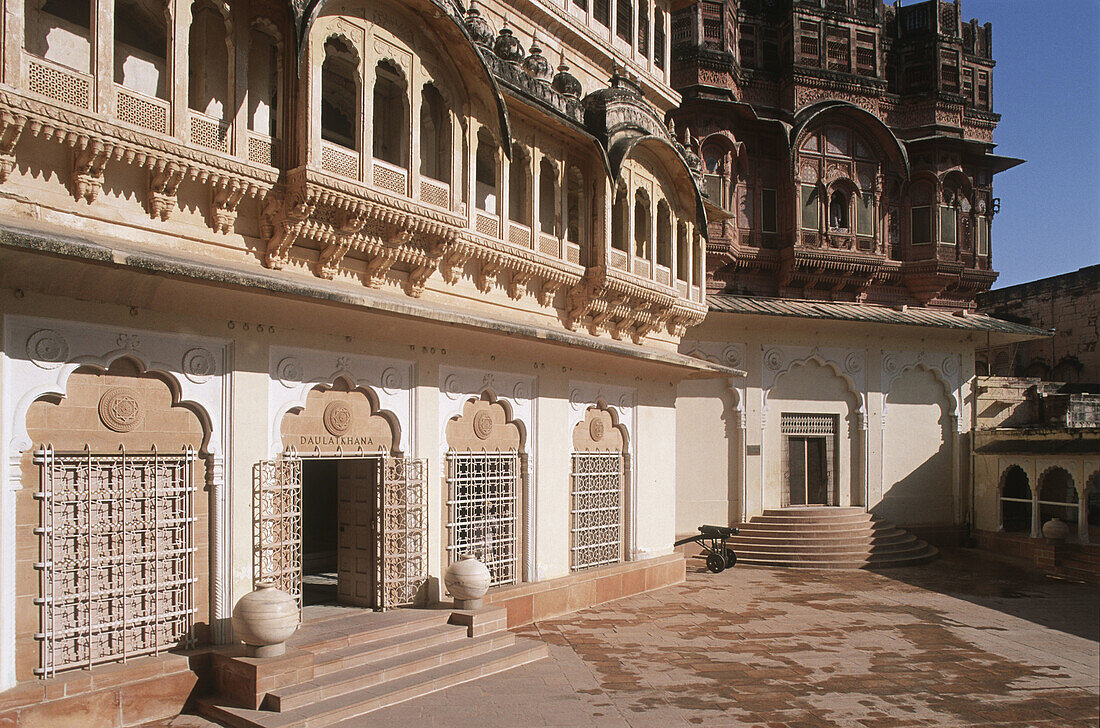 India, Rajasthan, Jodhpur, Mehrangarh fortress, Carved windows and arches in stonework