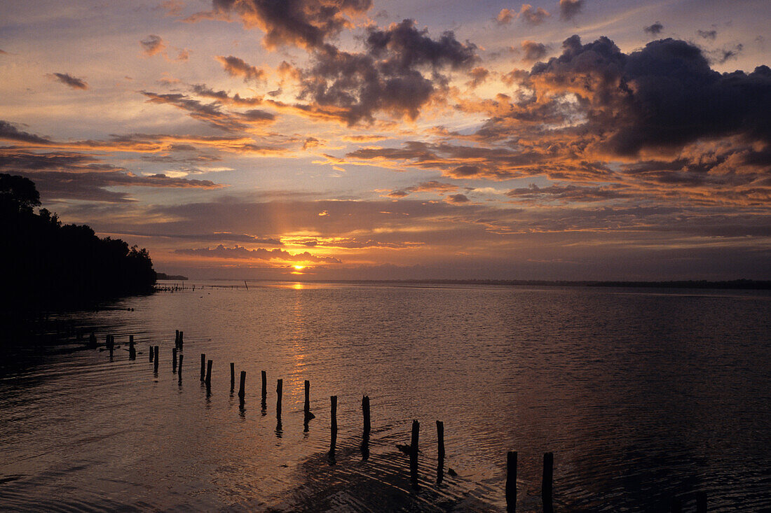 Sonnenaufgang im The Lakes Coastal Park, Victoria, Australien