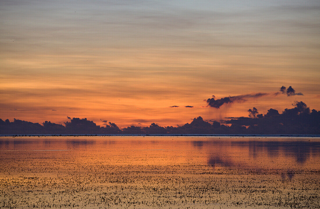 Sonnenuntergang auf Peleliu, Insel Peleliu Mikronesien, Palau