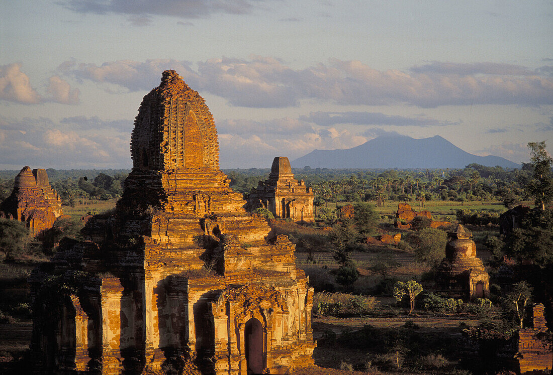 Minnanthu temples, Pagan, Myanmar