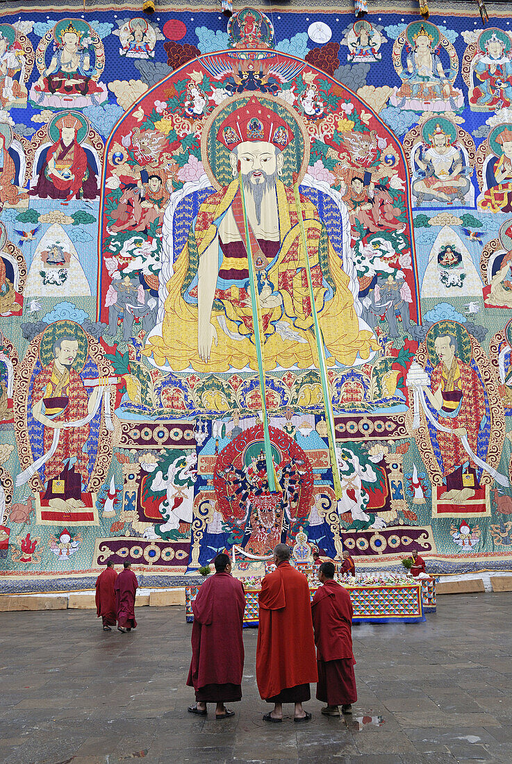 Huge thangka or thongdrel representing the shabdrung, Bhutan's greatest ruler, punakha tsechu festival, punakha, Bhutan