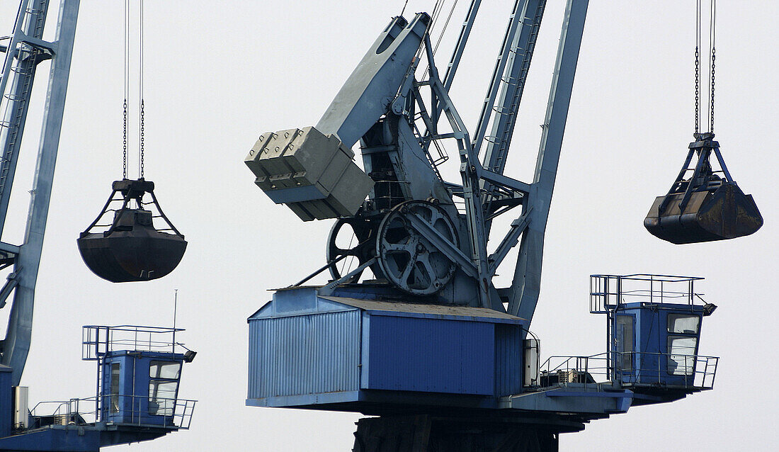 Cranes at port