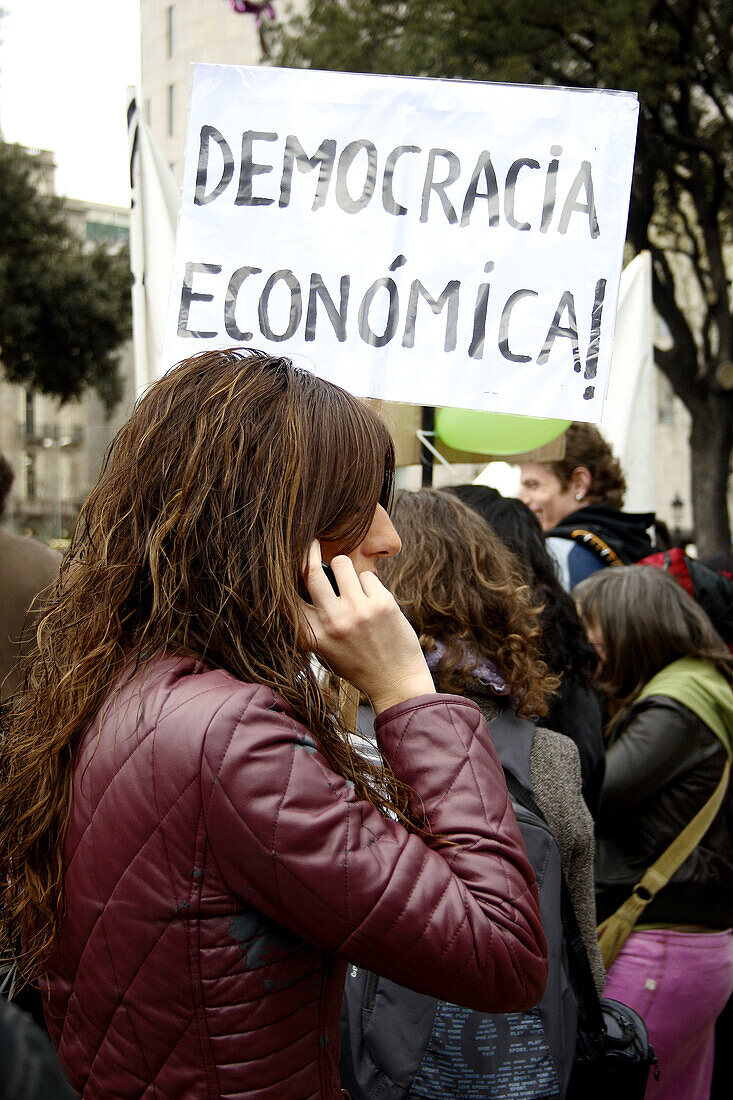 Demonstration for the right to a fitting housing. 24/03/07. Barcelona, Catalonia. Spain.