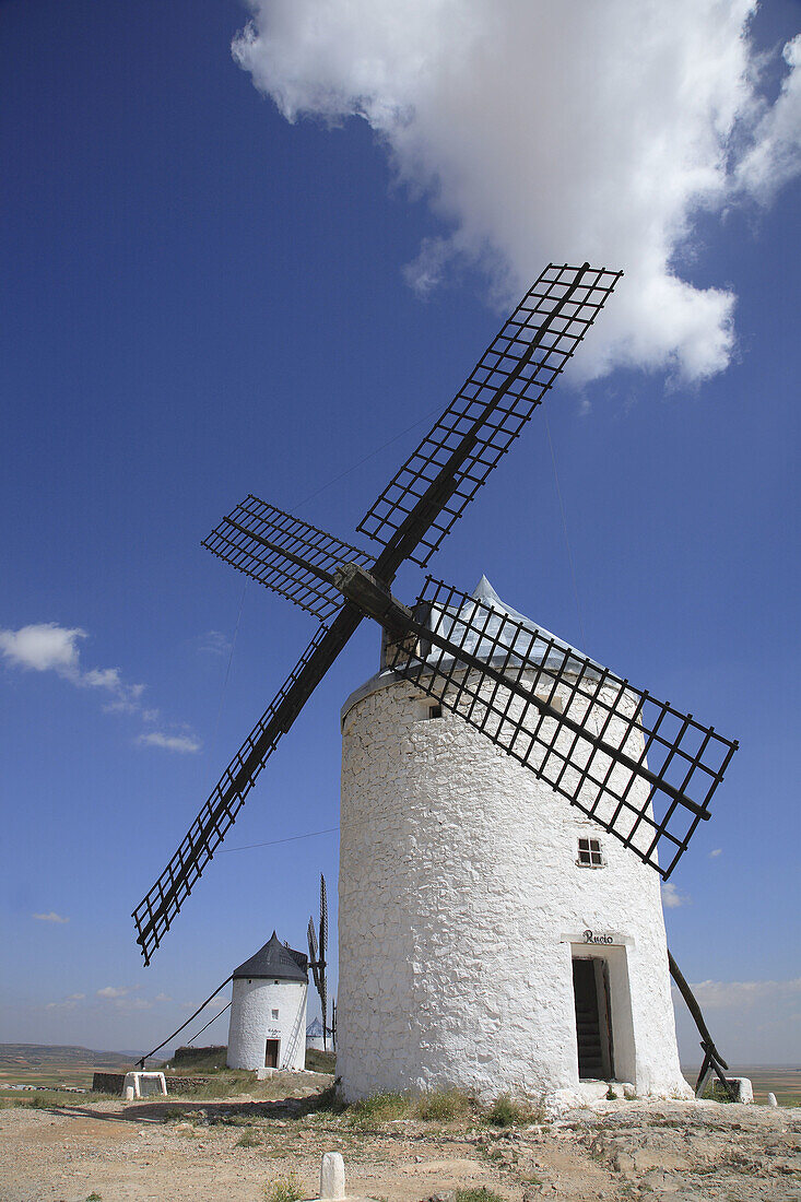 Spain, Castilla La Mancha, Consuegra, windmills