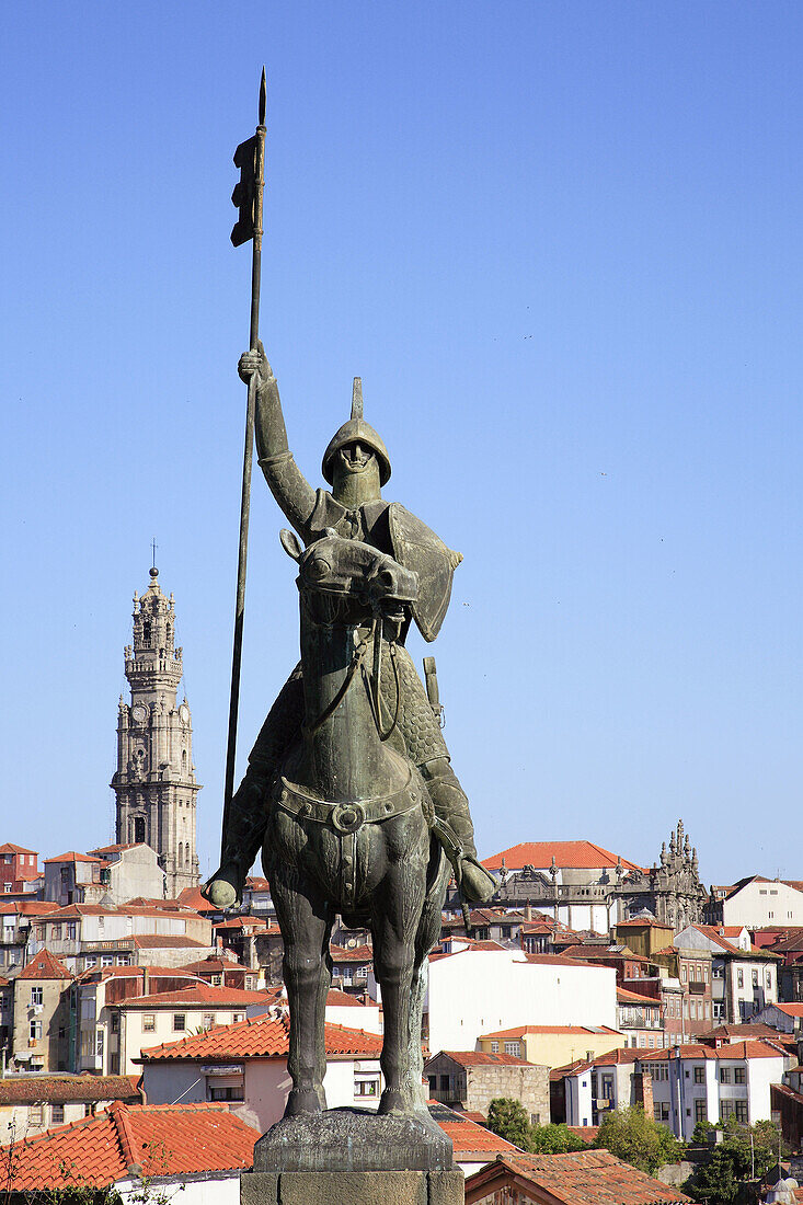 Portugal, Douro, Porto, Vimara Peres statue