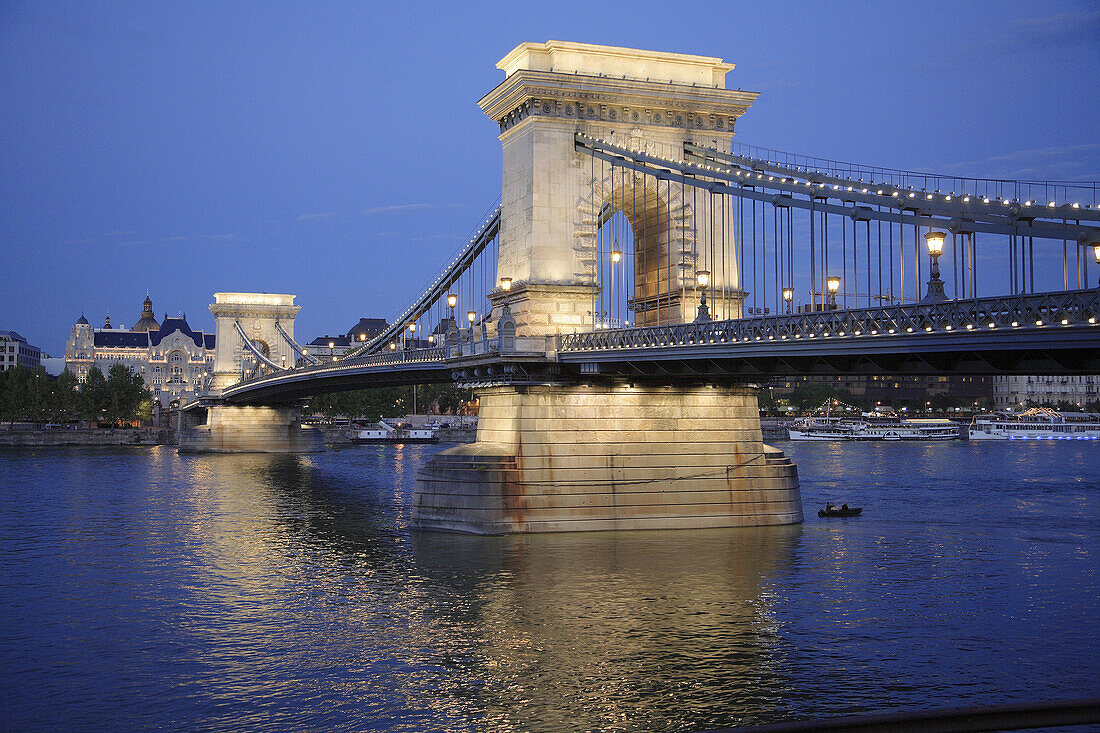 Chain Bridge, Gresham Palace, Danube River. Budapest. Hungary.