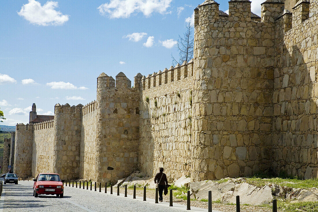 Paseo del Rastro. Medieval city walls, the best preserved ones in Spain. They date from 1090, with 2, 5 km long, 88 towers and 6 gates. Ávila (city added to the Unescos World Heritage List in 1985). Castilla-León. Spain