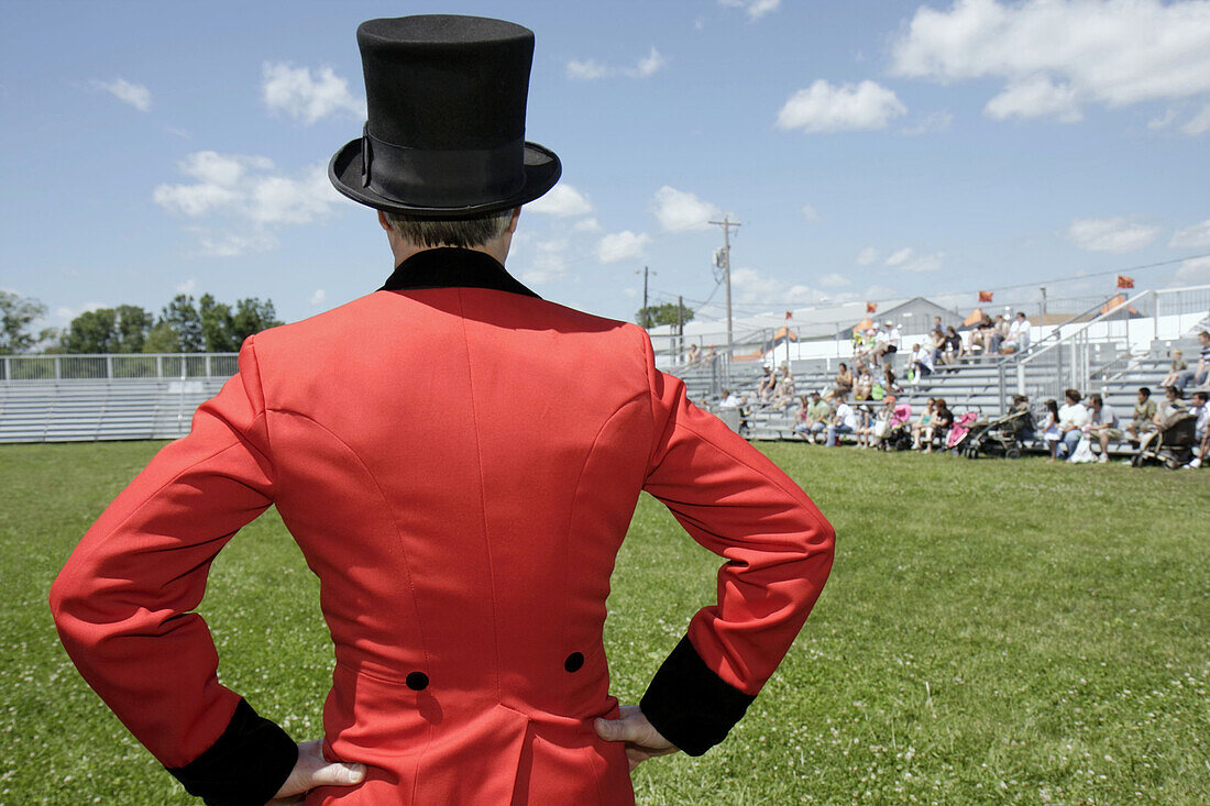 Circus, Coat, Color, Colour, Contemporary, County, Entertainment, Event, Fairgrounds, Family, Fest, Kenosha, Kid, Performance, Red, Ringleader, Ringmaster, The, Top Hat, Ultimate, Wisconsin, G14-747174, agefotostock