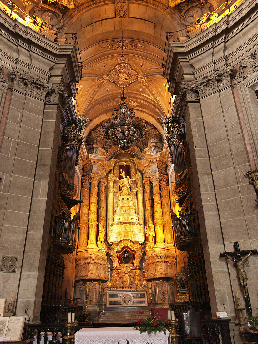 Dos Clerigos churche. Porto, Portugal