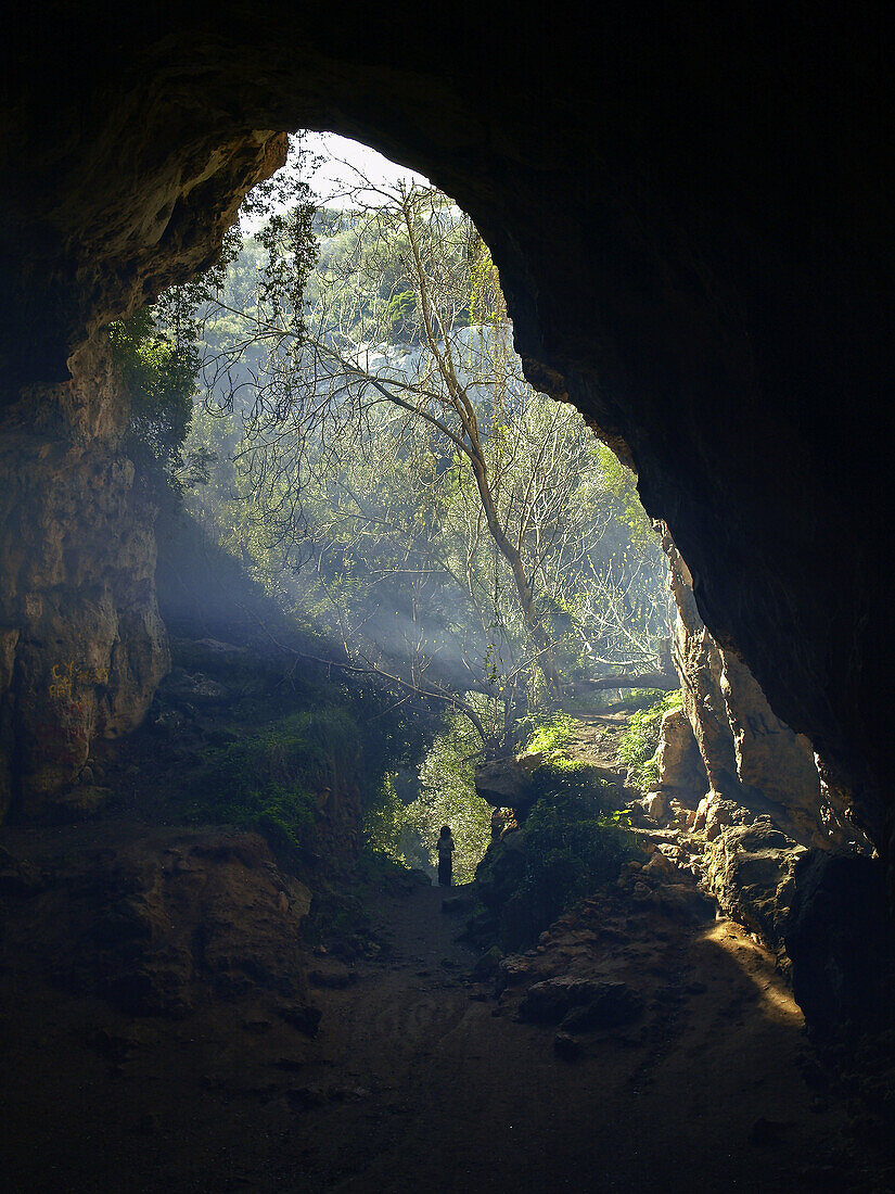 Höhle Cova des Coloms, Schlucht von Binigaus, Es Migjorn Gran, Menorca. Balearische Inseln, Spanien