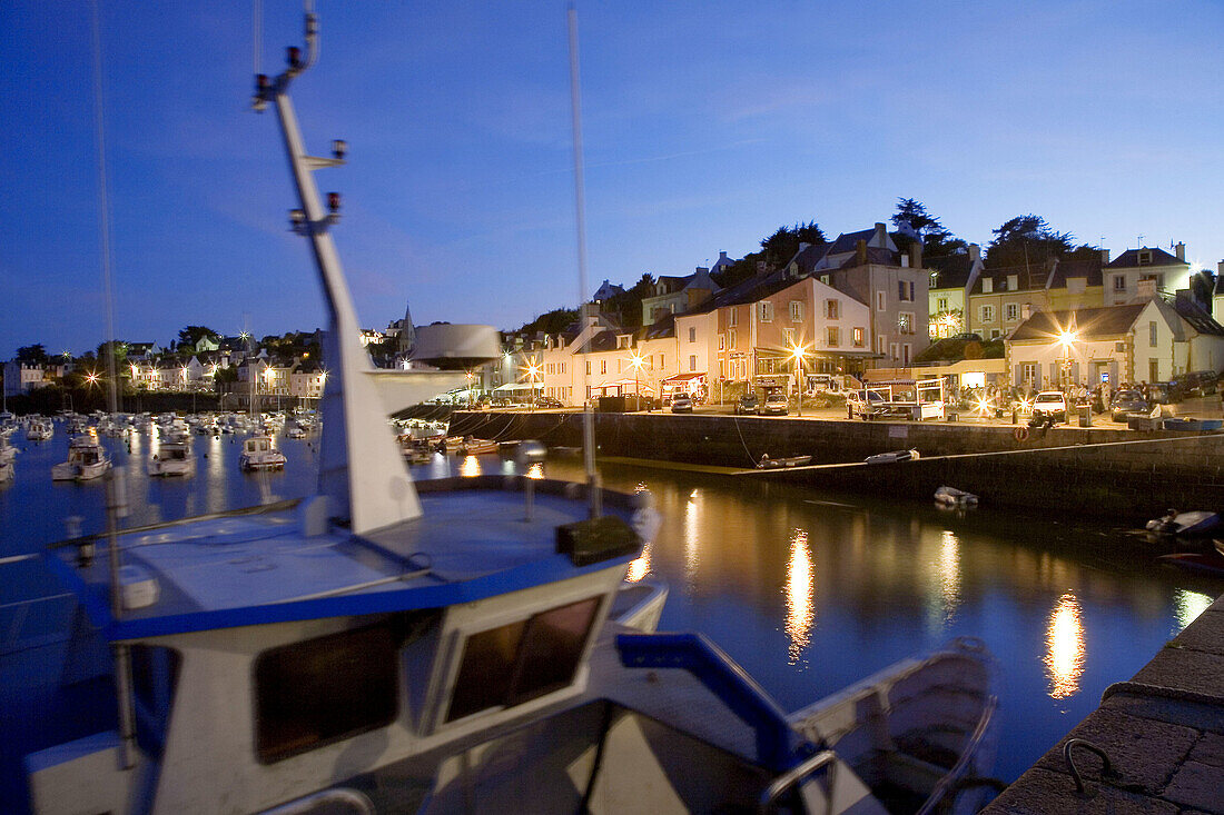 Brittany; belle-île; Sauzon: port in dusk