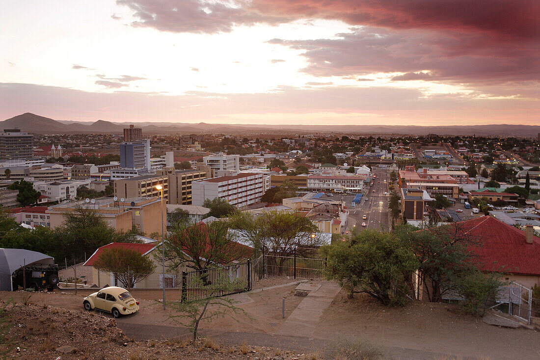Blick über Windhuk am abend, Windhoek, Namibia, Afrika