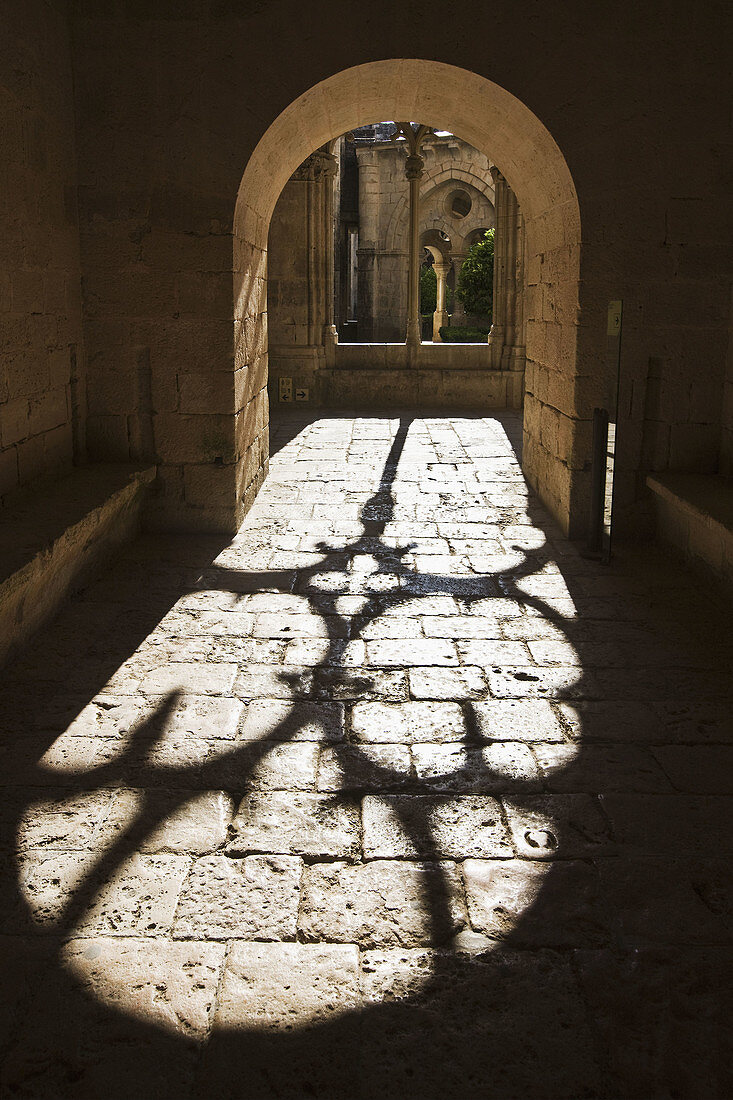 El Real Monasterio de Santes Creus, abad’a cisterciense erigida a partir del siglo XII, situada en el término municipal de Aiguamurcia, en la provincia de Tarragona (España). Fue declarado Monumento Nacional por Real Orden de 13 de julio de 1921.