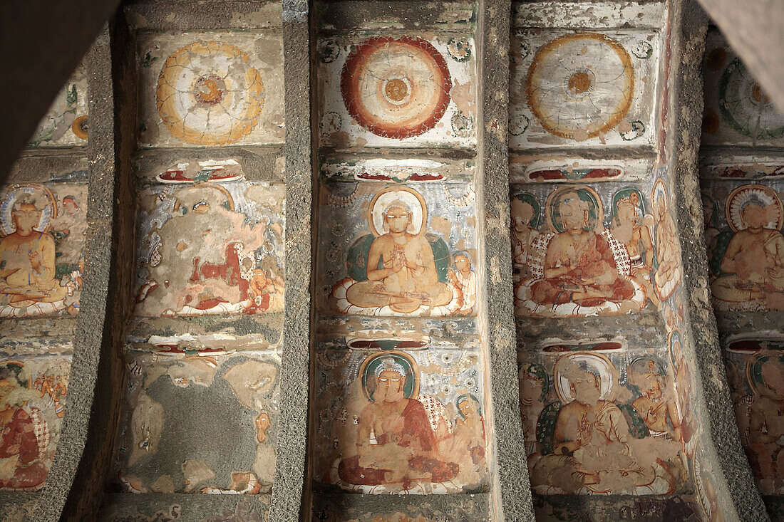 Caves, Buddhist monastery (5 c. AD), UNESCO World Heritage site, Ajanta, India