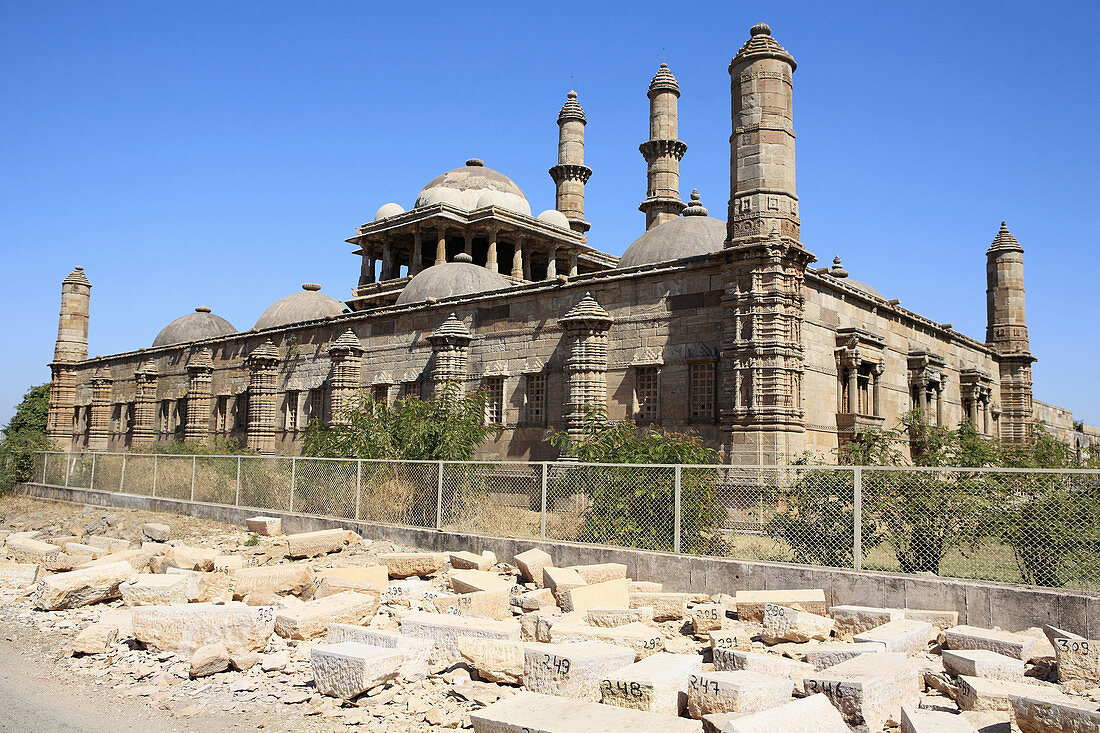 Mosque (15th-16th century), UNESCO World Heritage site, Champaner, India