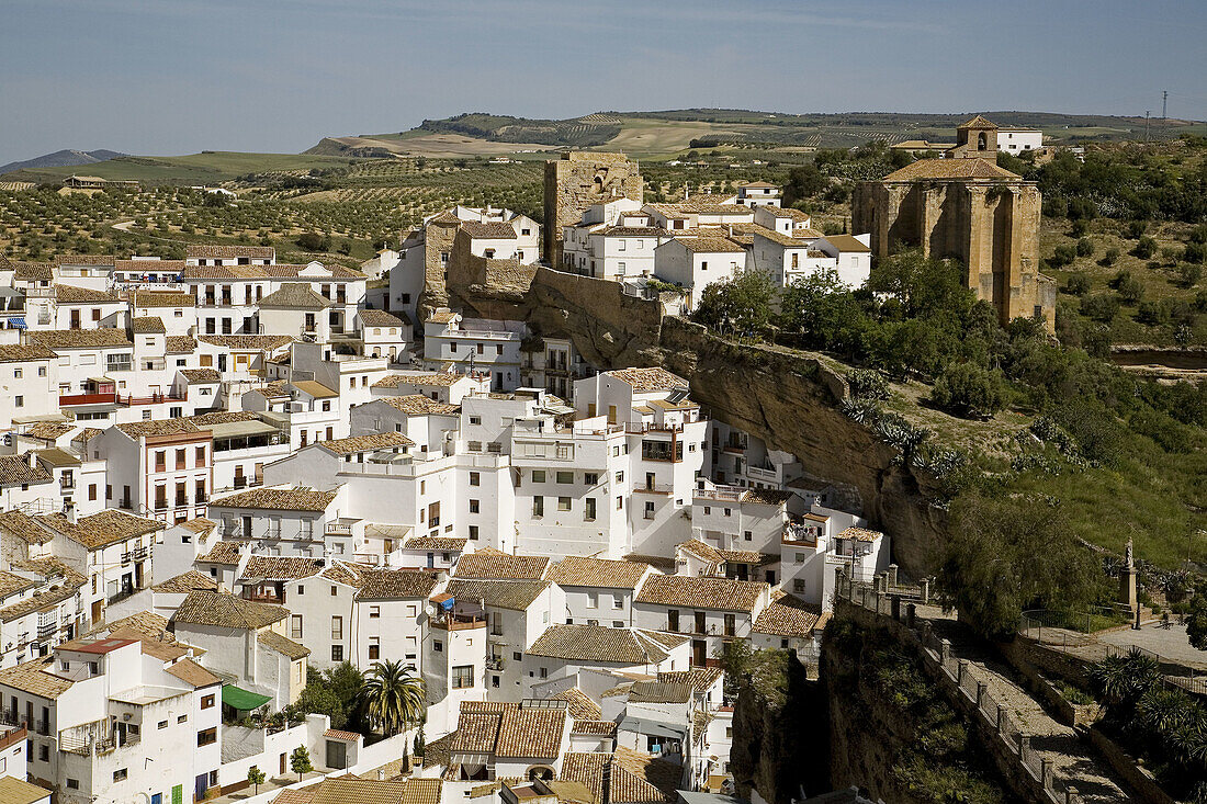 Setenil de las Bodegas. Pueblos Blancos (white towns), Cadiz province, Andalucia, Spain