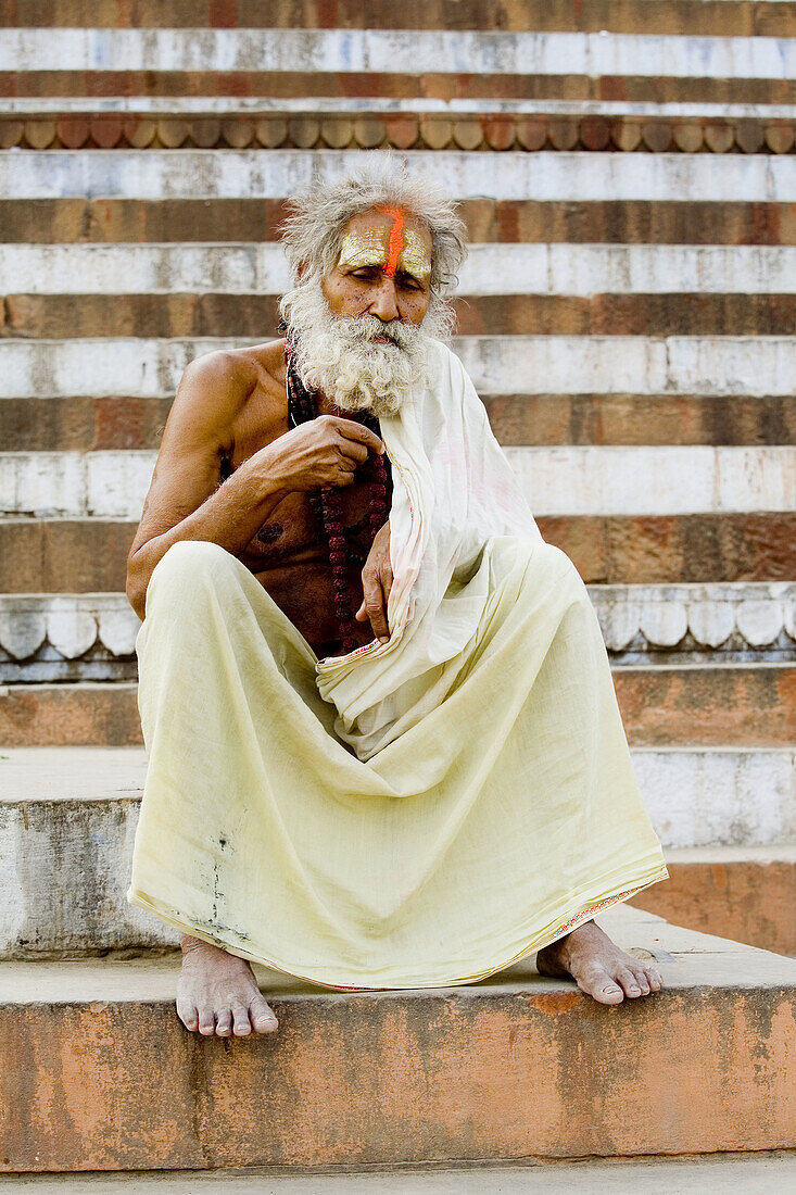 Sadhu (Hindu Holy Man), Varanasi, Uttar Pradesh, India