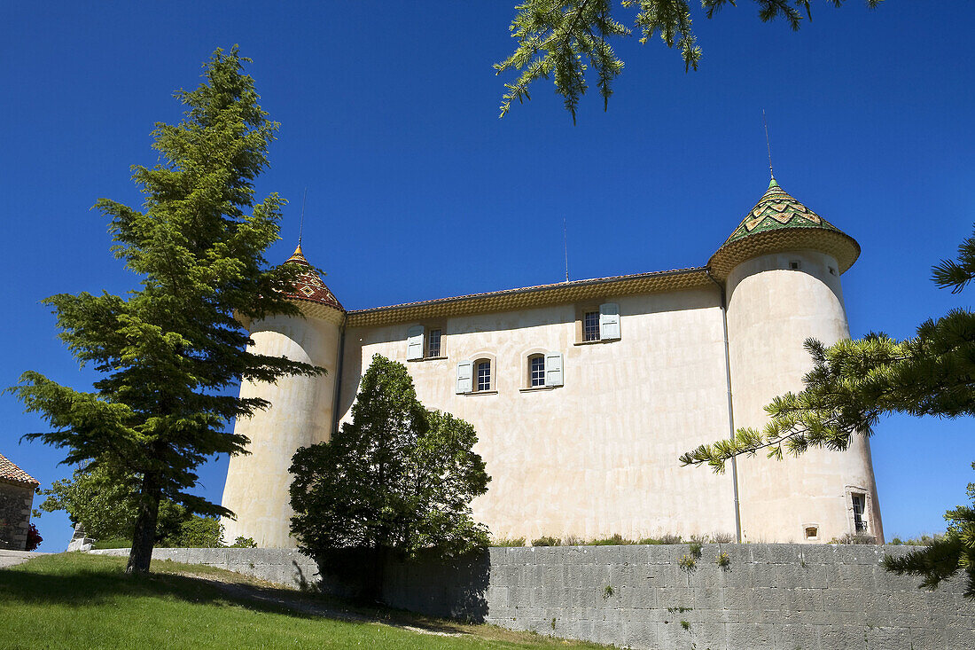 Castle Aiguines, Aiguines, Verdon Regional Natural Park, Canyon of the Verdon Gorges, the High Alps of Provence, Alpes de Haute-Provence, Provence, Provence, France, Europe.