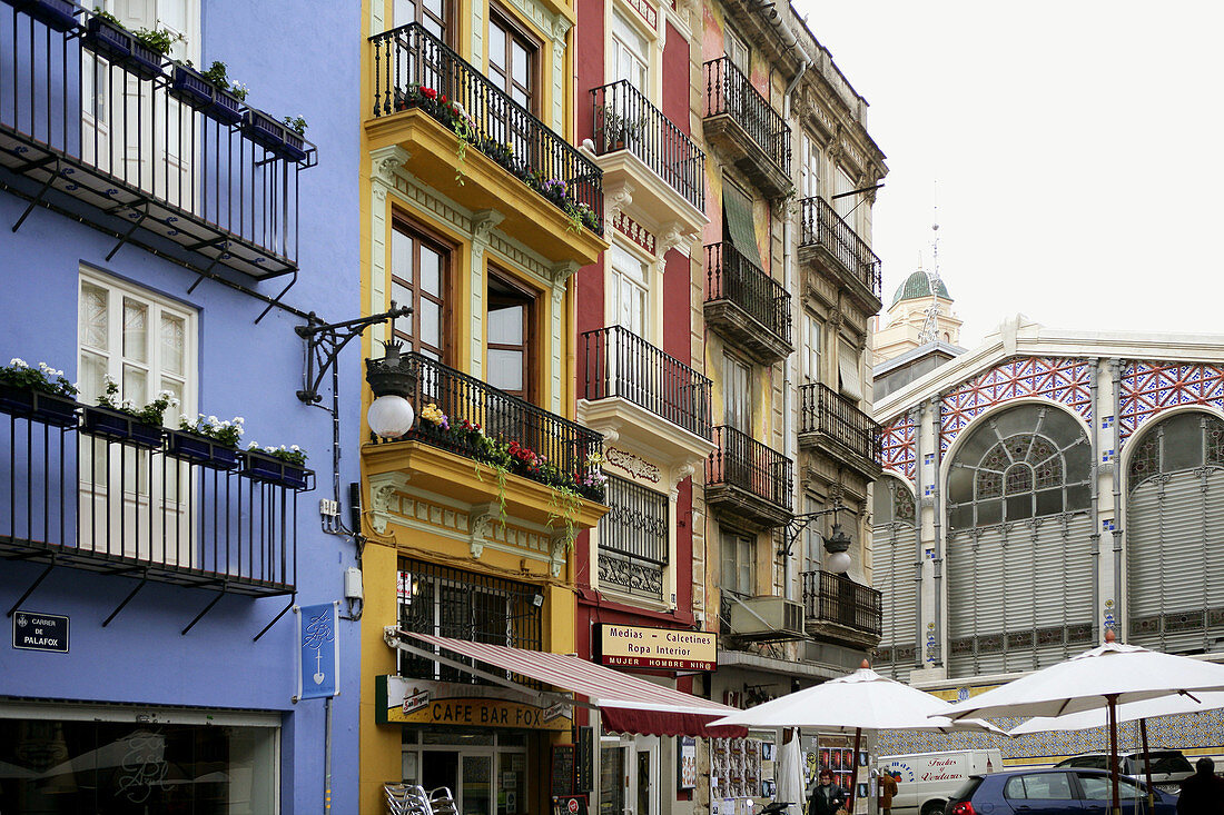 Mercado Central and colored facades arround