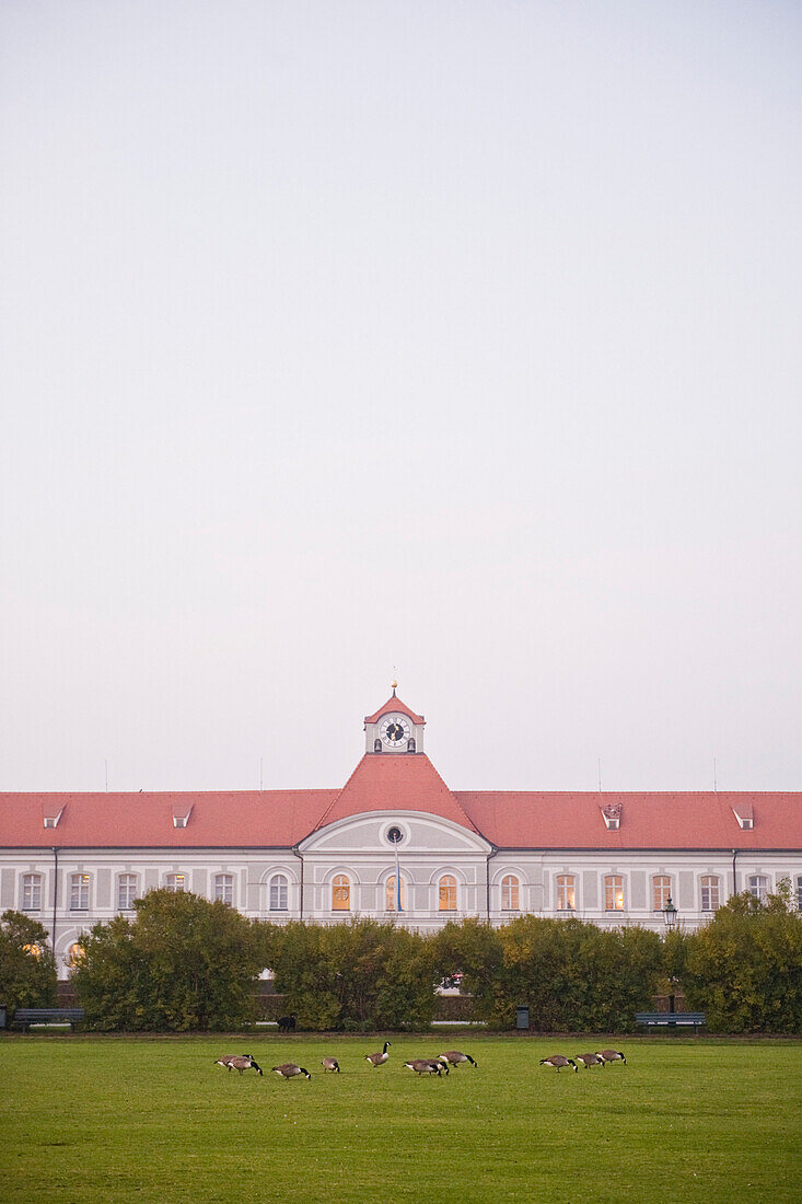 Schloss Nymphenburg im Herbst, München, Bayern, Deutschland